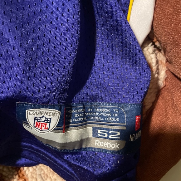 AUTHENTIC NFL Brett Farve Vikings Jersey. In great condition, size 52 - Picture 3 of 4